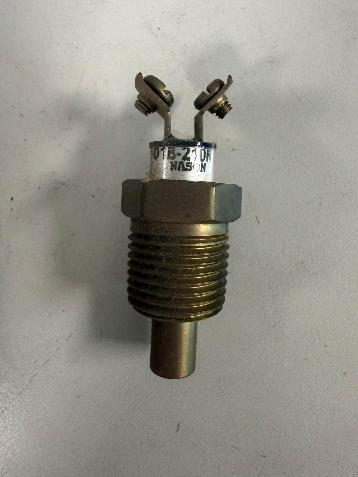 Nason TT-D1B-210R is a bimetal immersion temperature switch