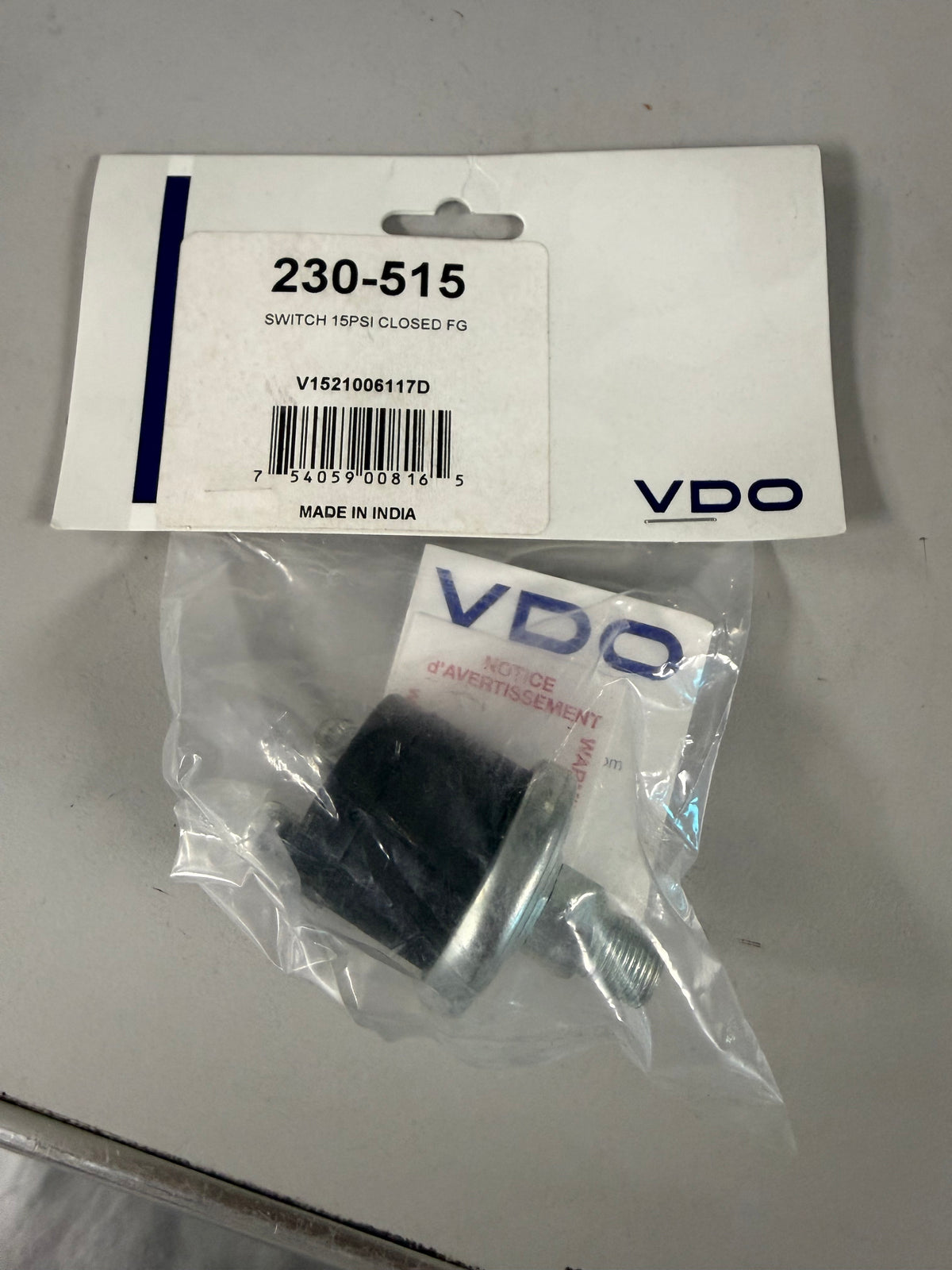 VDO heavy-duty, single-circuit oil/fluid pressure safety switch configured with a 15 PSI contact point #230-515