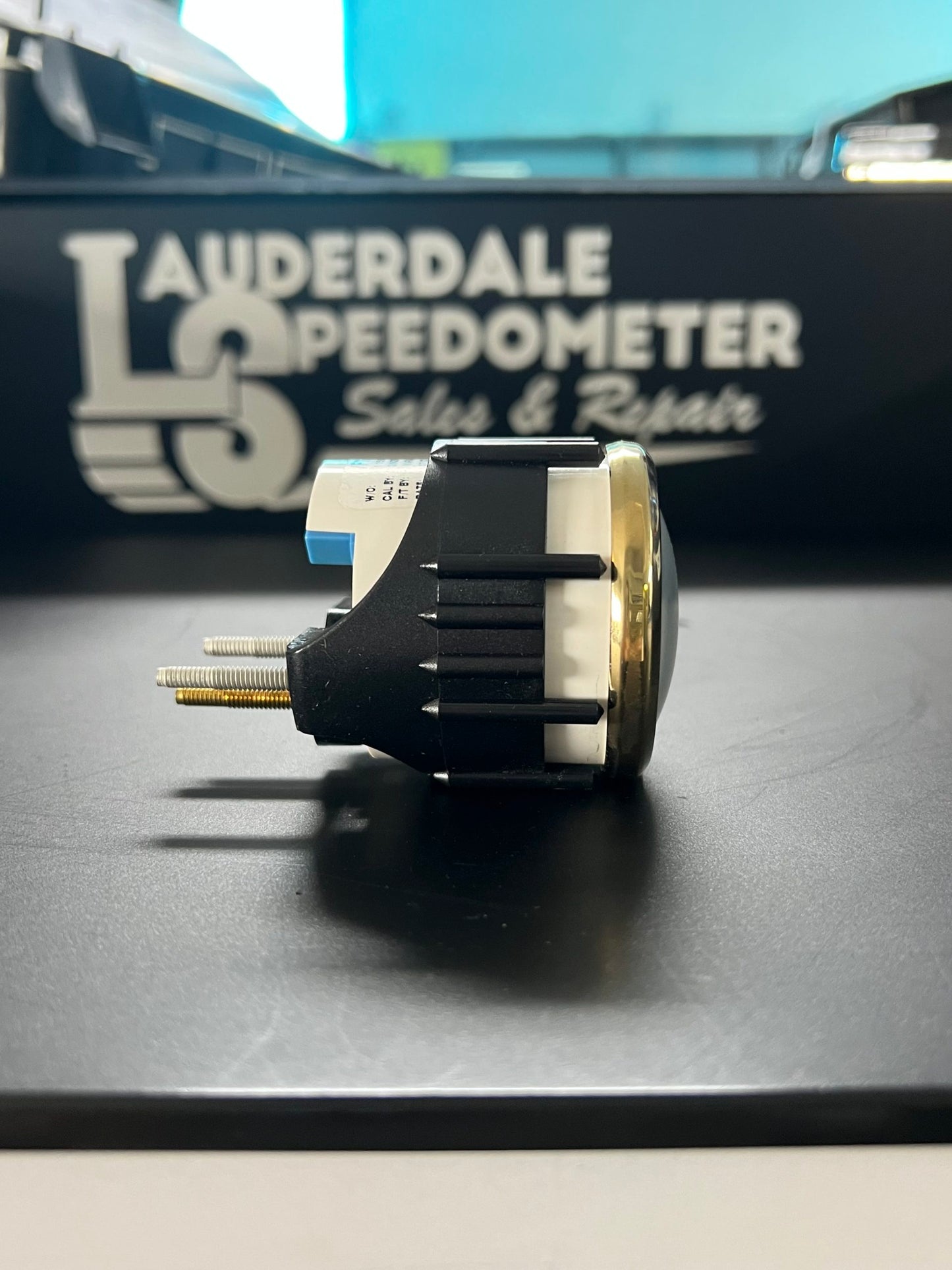 Faria 24 Voltmeter Messgerät Goldblende 14560