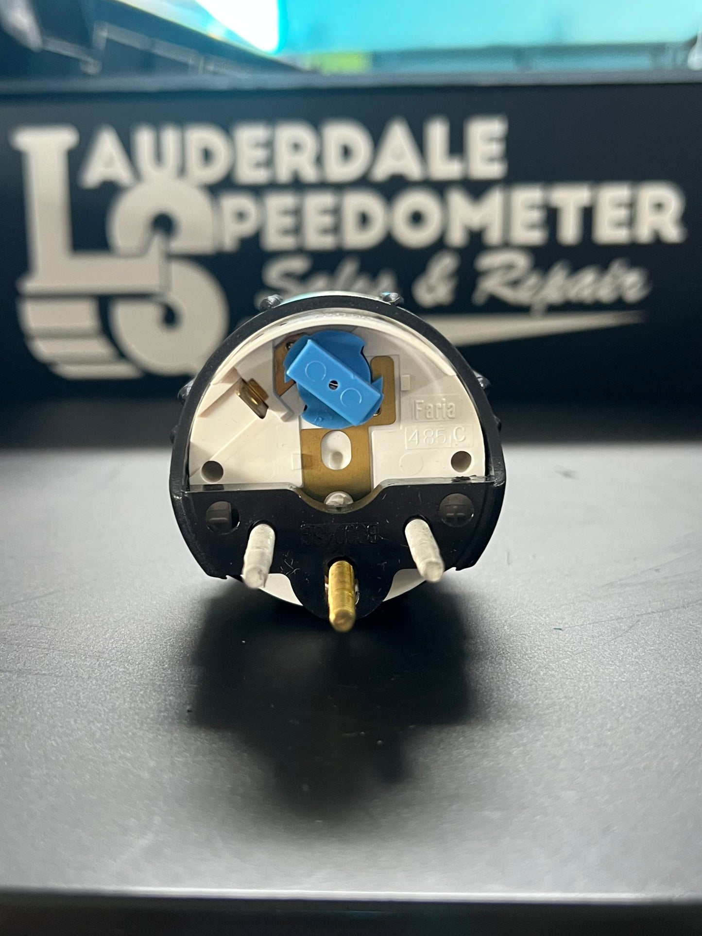 Faria 24 Voltmeter Messgerät Goldblende 14560
