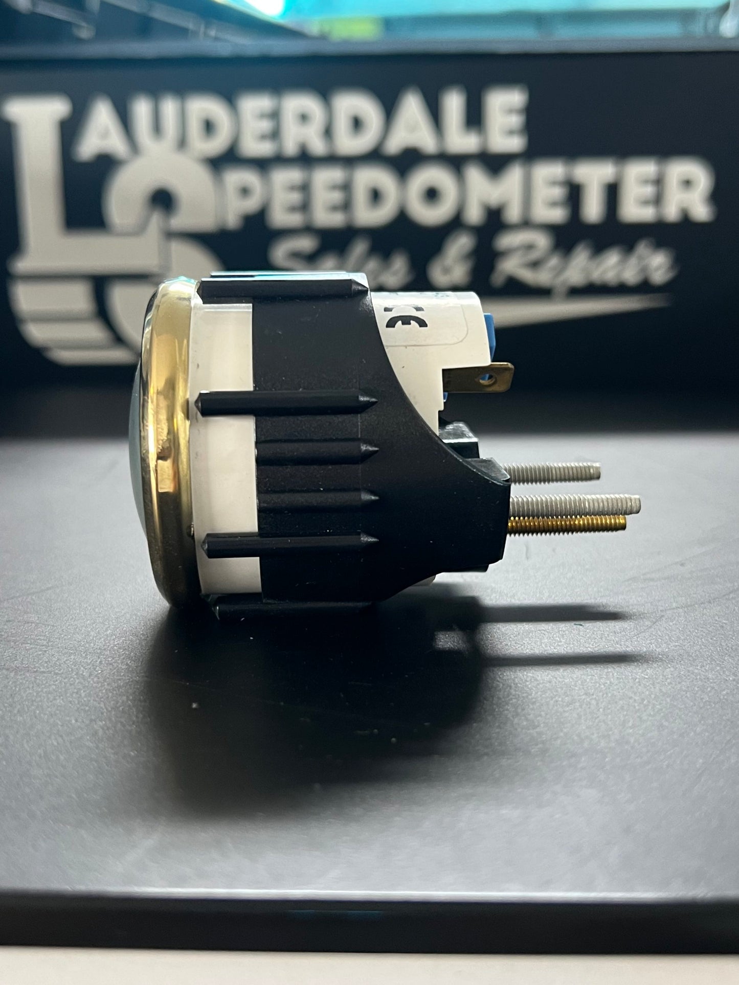 Faria 24 Voltmeter Messgerät Goldblende 14560