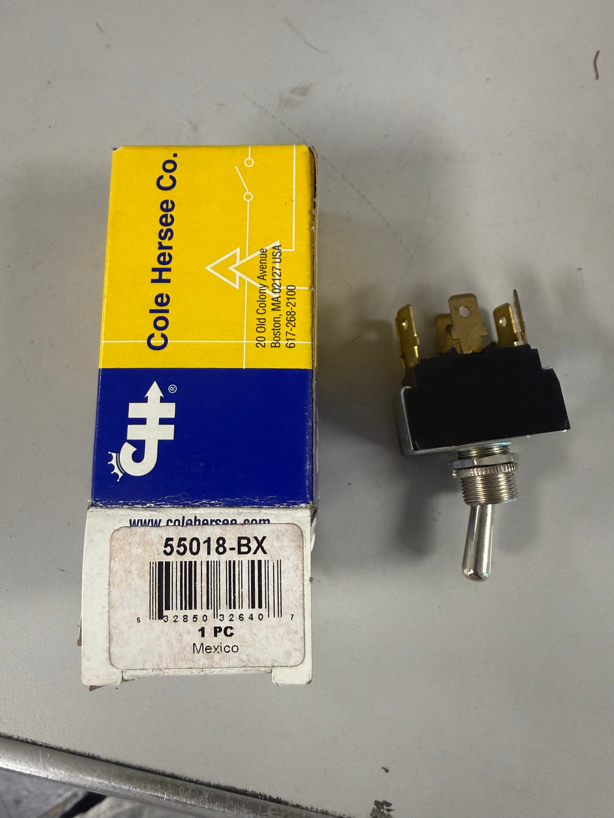 Cole Hersee 55018-BX heavy-duty Double-Pole, Double-Throw (DPDT) Toggle Switch