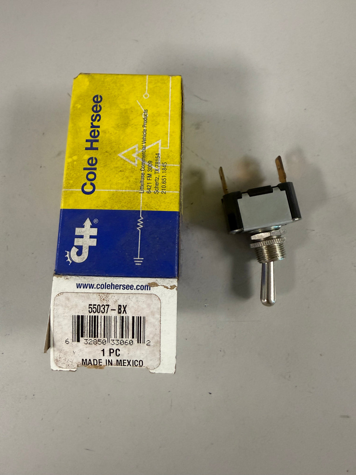 Cole Hersee 55037-BX heavy-duty Single-Pole, Single-Throw (SPST) Momentary Toggle Switch