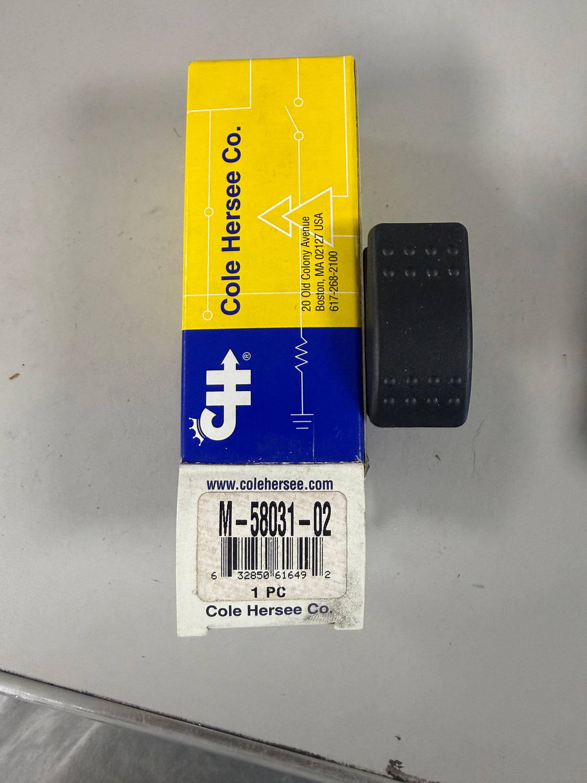 Cole Hersee M-58031-02  marine-grade, heavy-duty Single-Pole, Double-Throw (SPDT) Sealed Rocker Switch