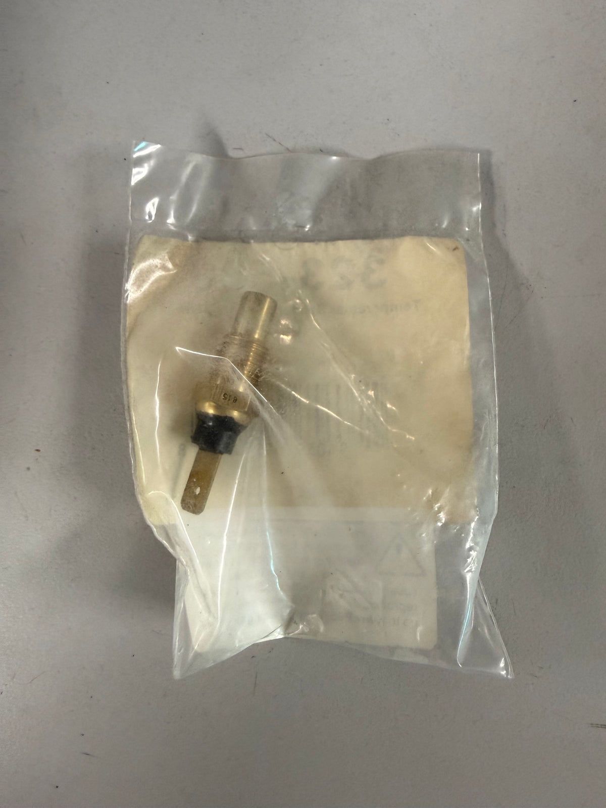 VDO 323-500 electrical water temperature sending unit