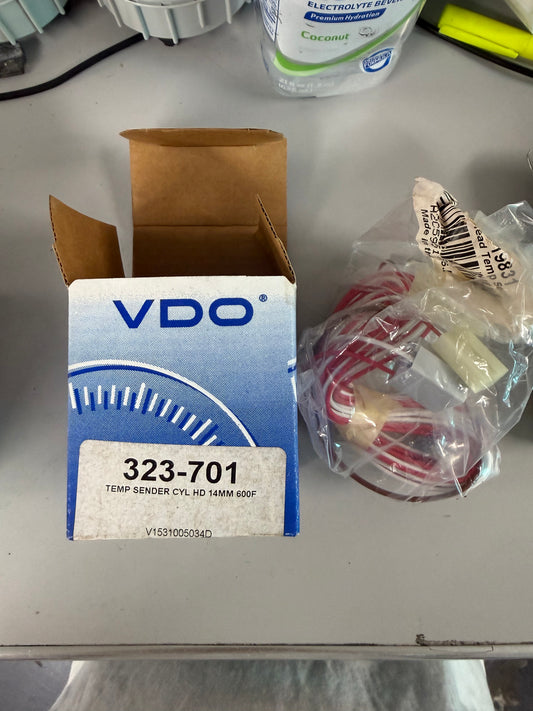 VDO 323-701 specialized Cylinder Head Temperature (CHT) sending unit