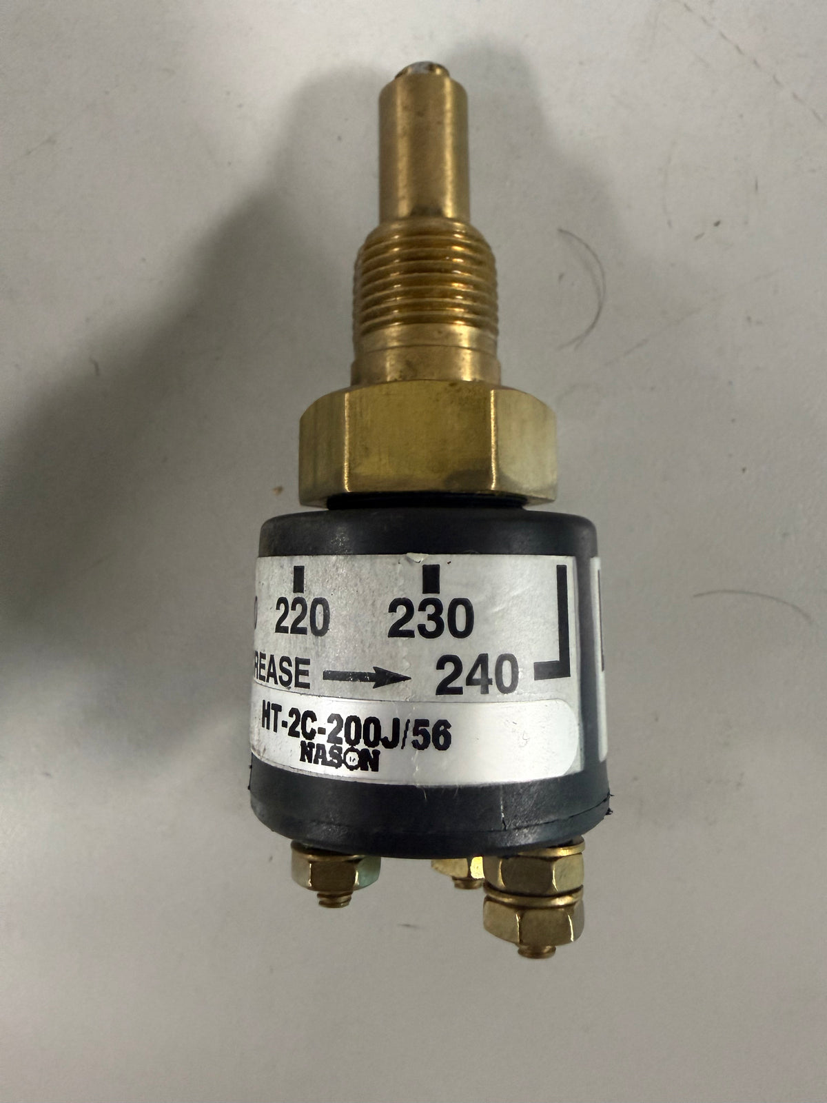 Nason HT-1C-200J/58 represents a shift from the pressure units discussed previously to a heavy-duty, bellows-actuated immersion temperature switch