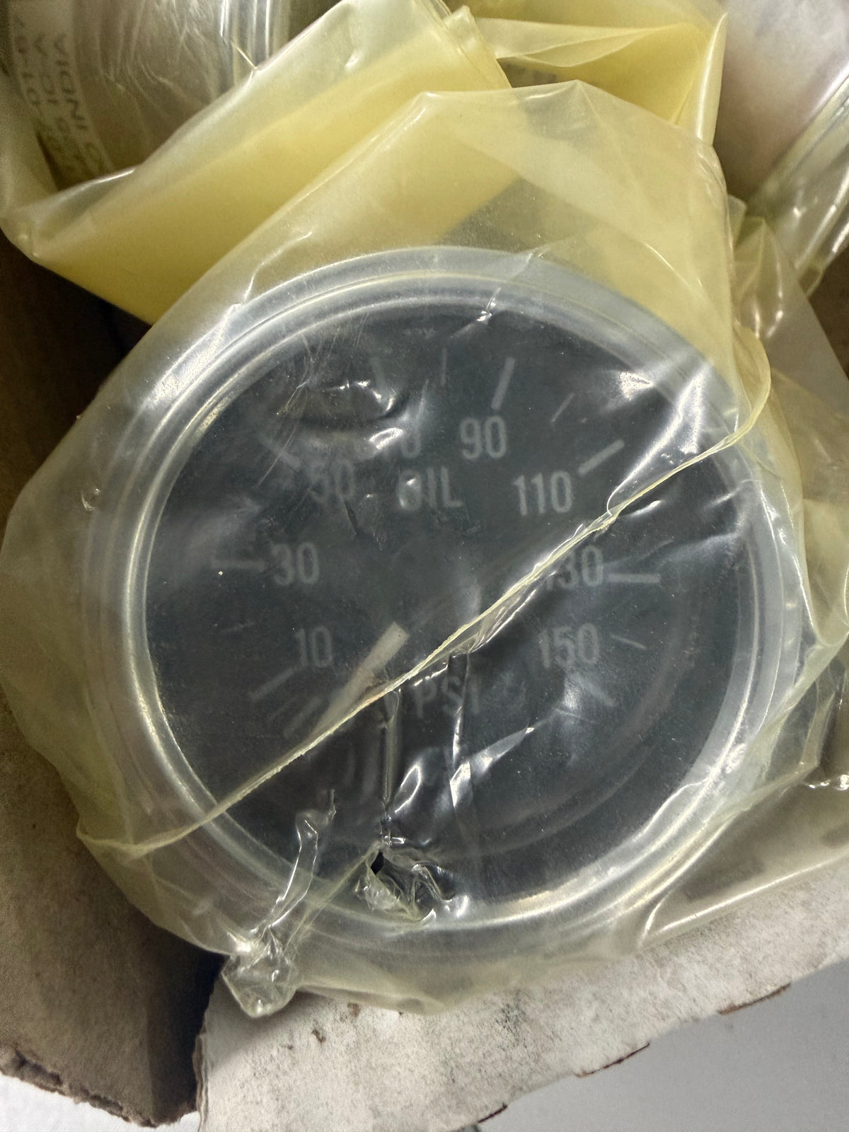 VDO 150-306 Series 1 (S1) Mechanical Oil Pressure Gauge optimized for tracking high baseline or high-performance engine pressures up to 150 PS