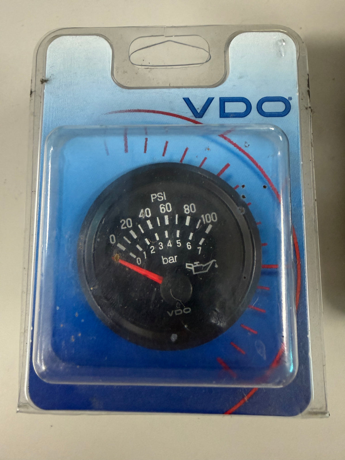 VDO 350-905 Cockpit International Series Electrical Oil Pressure Gauge