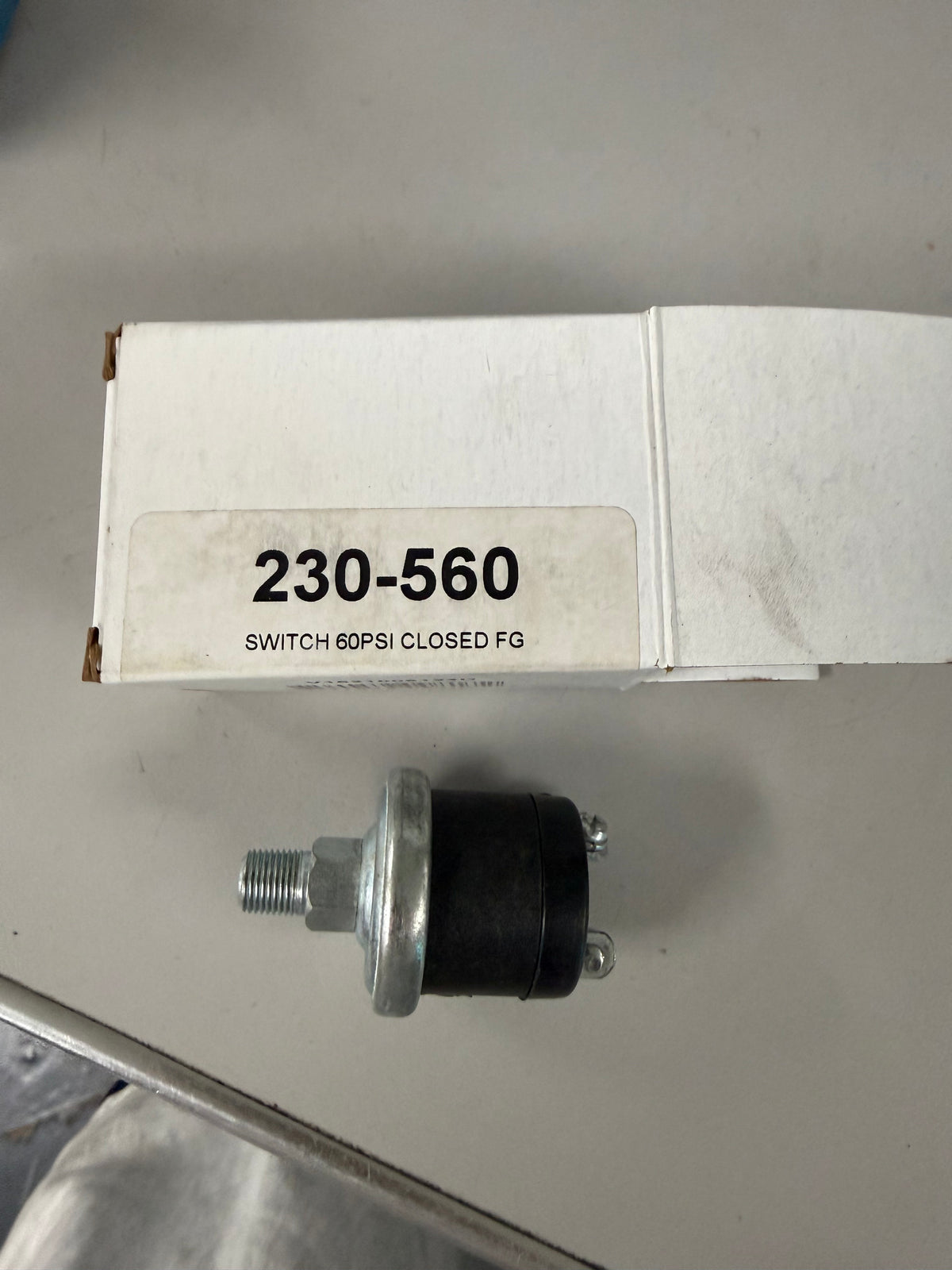 VDO heavy-duty, single-circuit high-pressure safety switch calibrated with a 60 PSI warning contact point #230-560