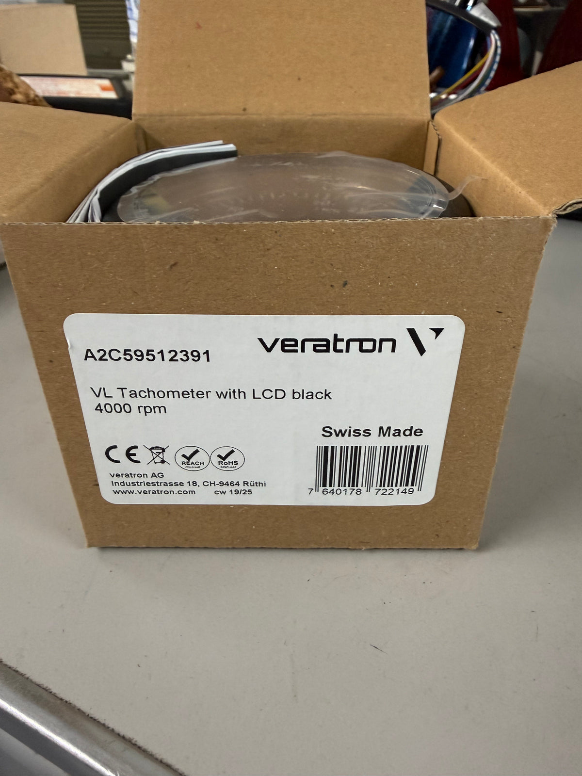 Veratron ViewLine Tachometer with Multifunction Display (A2C59512391)
