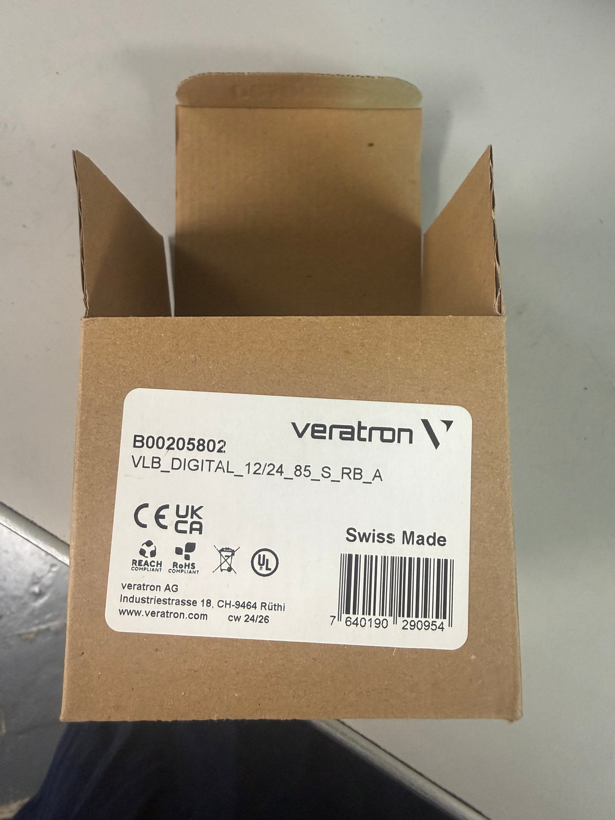 Veratron VL Digital 85 w/Round Black Bezel (B00205802)