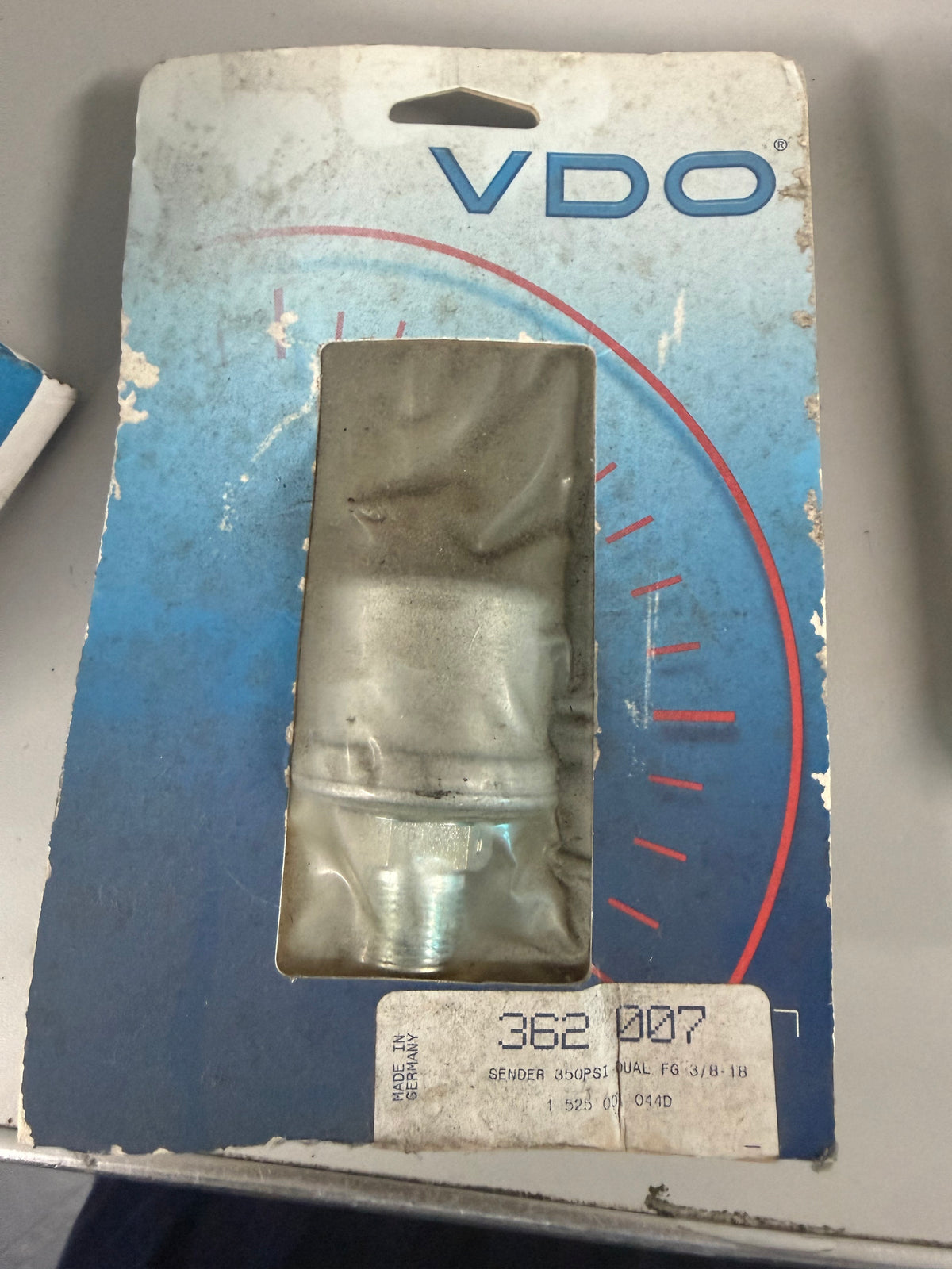 VDO  350 PSI / 25 bar pressure sender #362-007