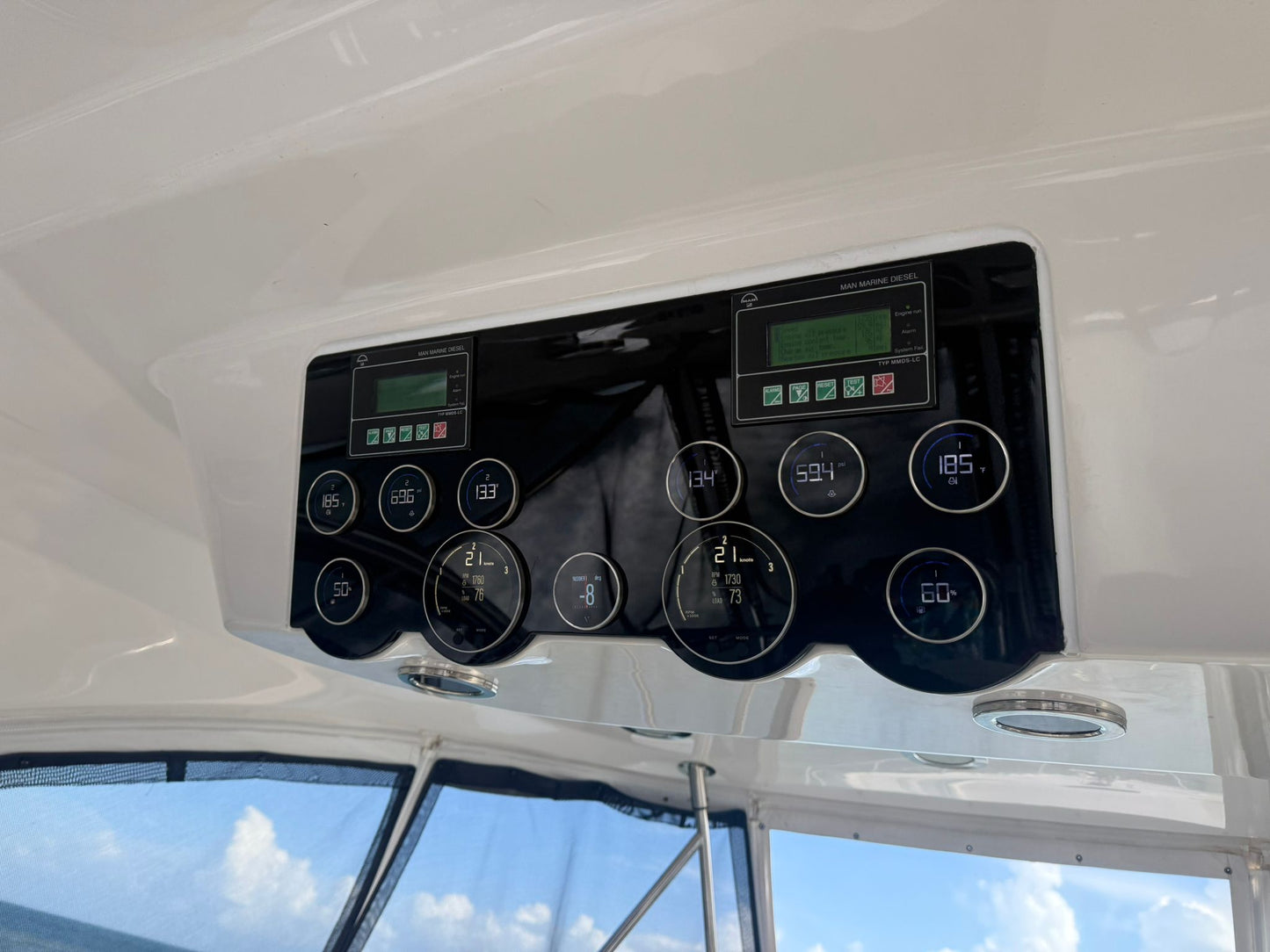 Veratron Multifunction Digital Display with GPS VMH35D-GPS - B00171101